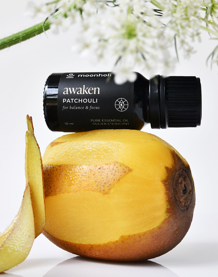 Moonholi essential oil