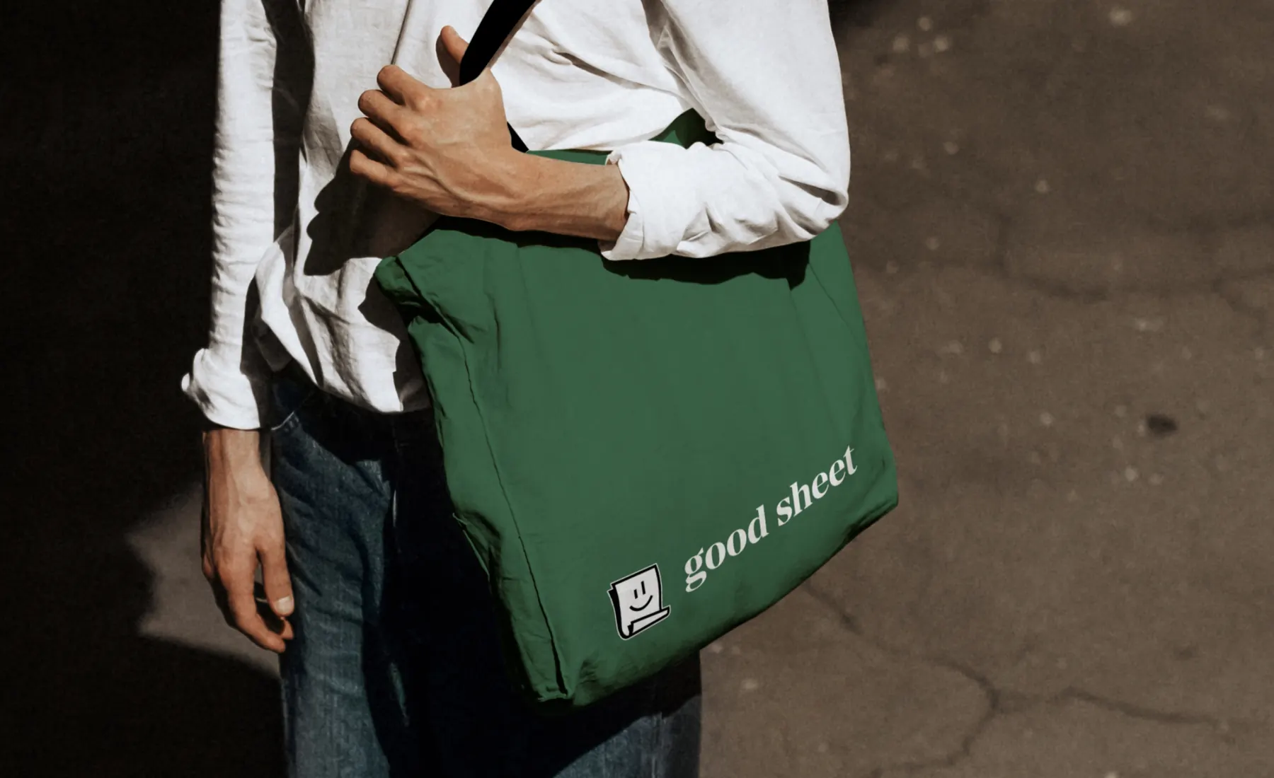 Green bag with the Good Sheet logo
